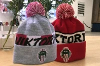 Kulich FK&nbsp;Viktoria Žižkov s&nbsp;bambulí (červený, šedý)